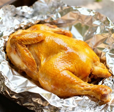 Millised kemikaalid reageerivad alumiiniumfooliumiga?